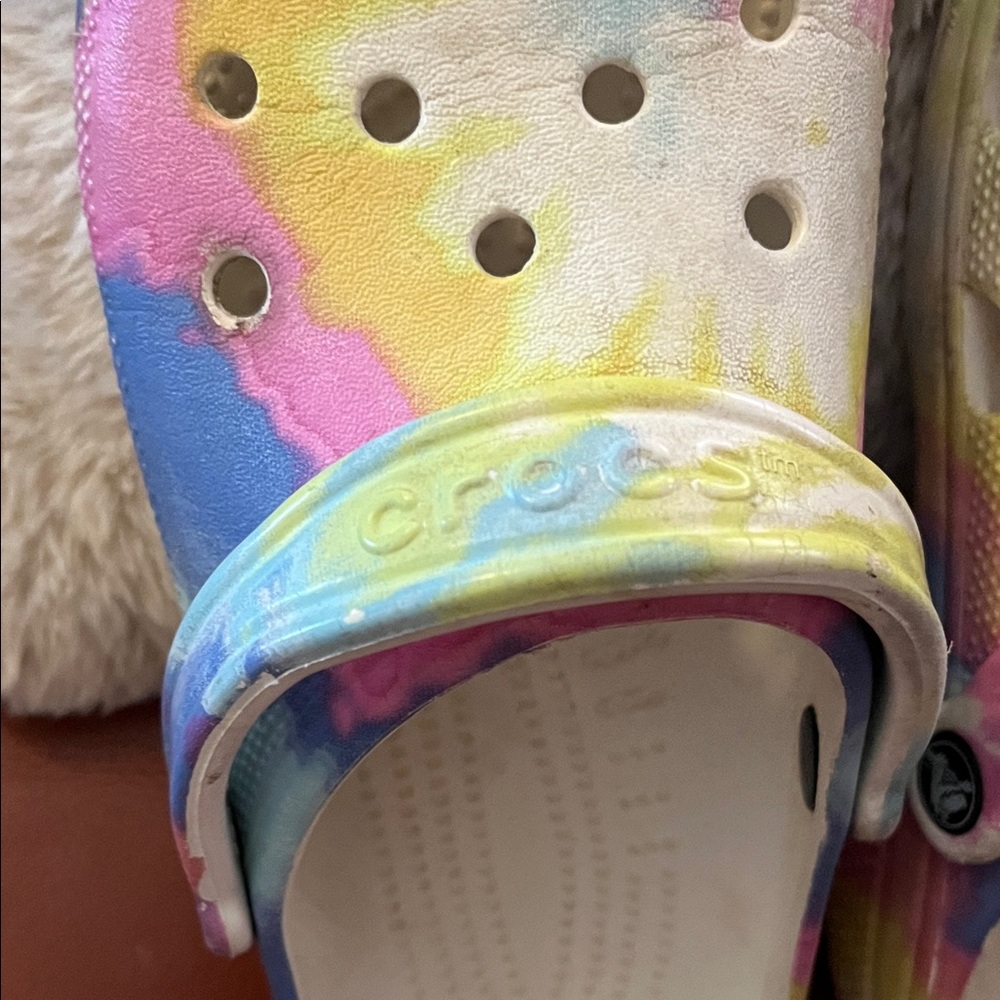 Rainbow Crocs - Picture 2 of 6